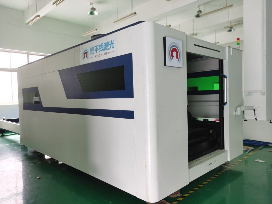 van de de Vezellaser van 1500W 4000W CNC Lijst van de Snijmachineipg de MAXIMUM 3015 Uitwisseling met Dekking