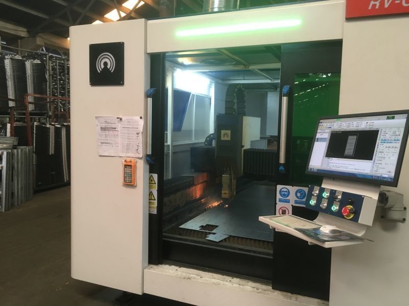 3000mm 2KW het Knipsel en de Gravuremachine van de Vezellaser