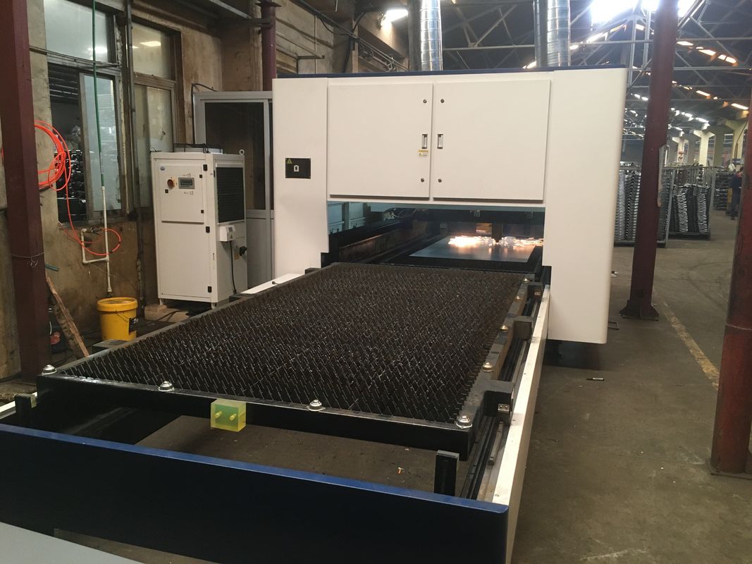 3000mm 2KW het Knipsel en de Gravuremachine van de Vezellaser